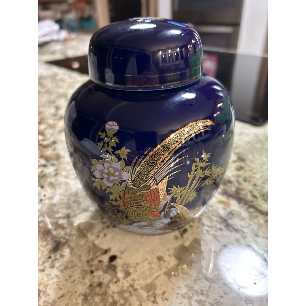 Vintage‎ Blue Porcelain Ginger Jar Lidded Vase Gold Pheasant Bird Taiwan - Picture 2 of 12